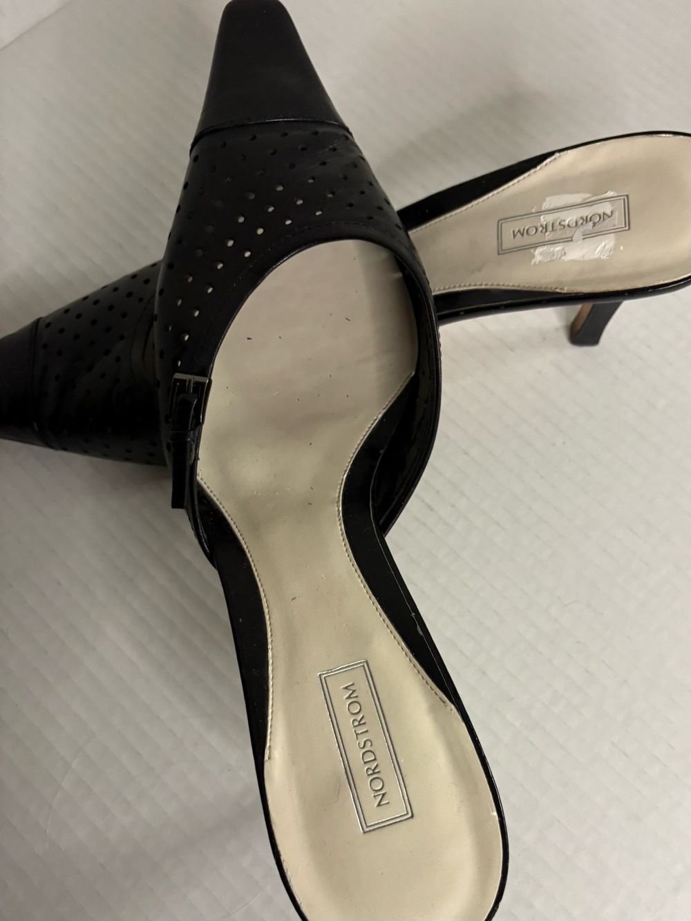 Nordstrom Black Perforated Kitten Heels Womens Size 12